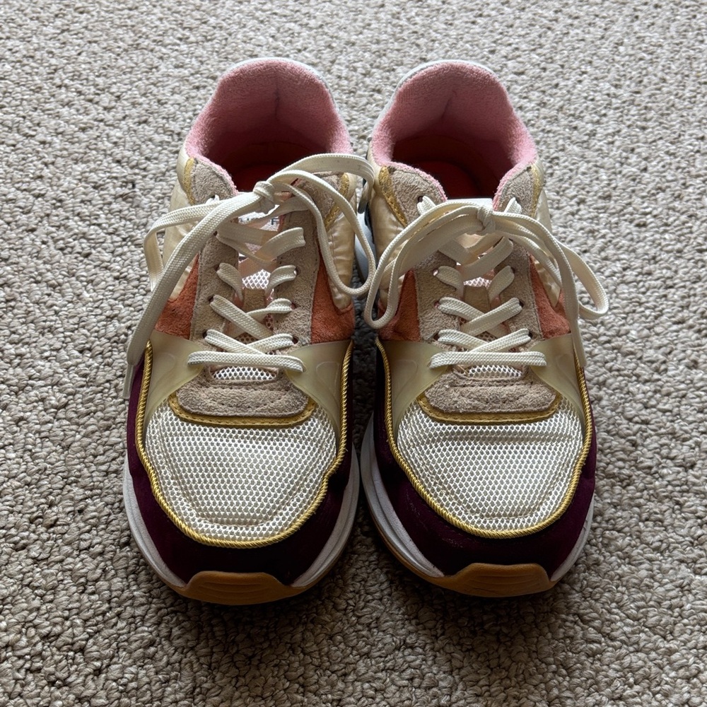 The Santa Monica HOFF women's shoes‎ in size 6.5